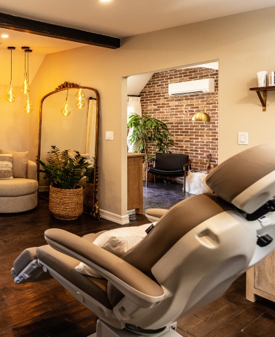 The Finishing Touch chair and treatment room